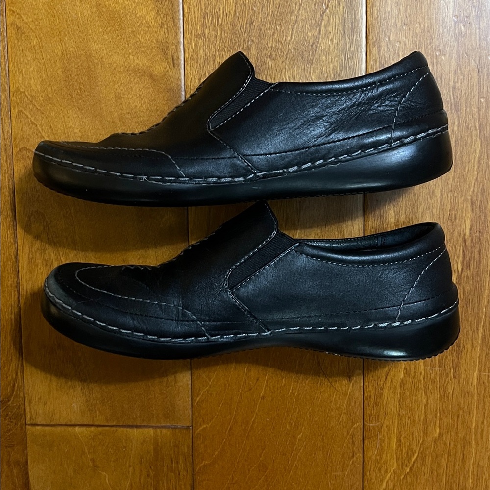 Vionic Addison Black Leather Slip On Shoes Sz 7.5 Orthaheel Comfortable Casual - Picture 3 of 7